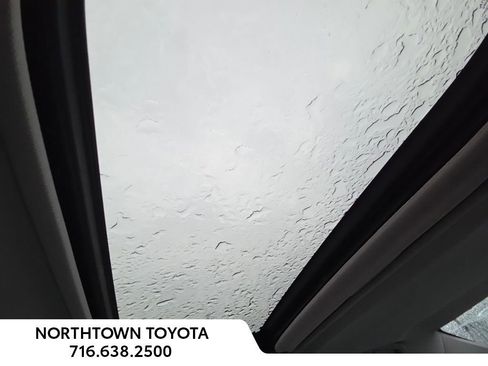 Used 2014 Toyota Camry XLE image 21