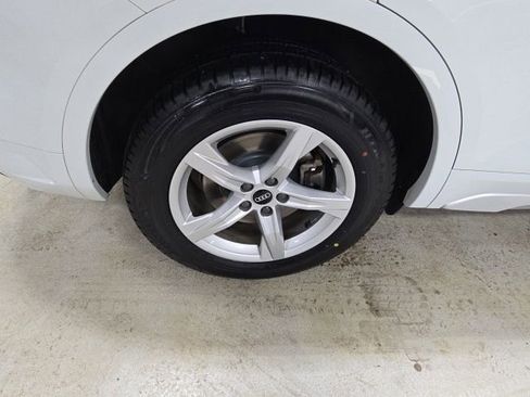 Used 2021 Audi Q5 2.0T Premium w/ Convenience Package image 13