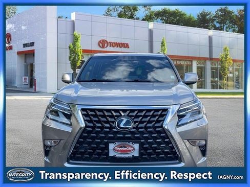 Used 2022 Lexus GX 460 Premium image 2