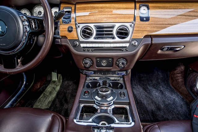 Used 2016 Rolls-Royce Wraith RWD image 55