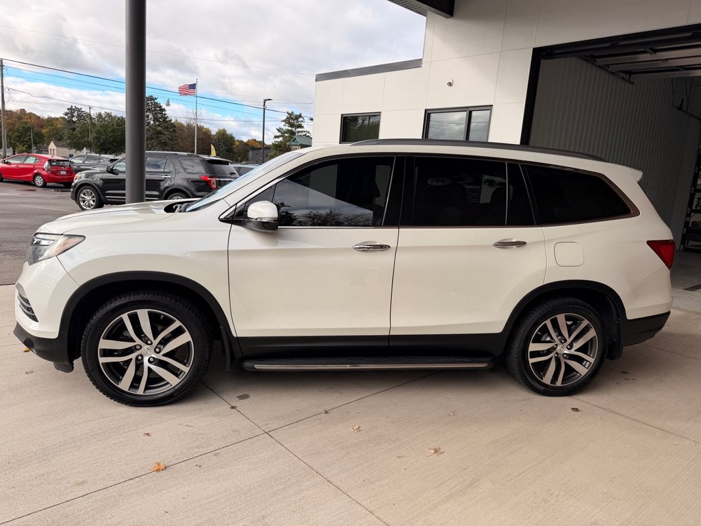Used 2016 Honda Pilot Elite image 4