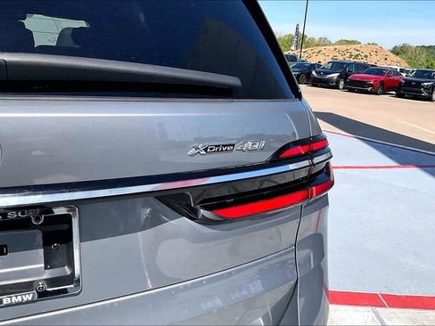 Used 2024 BMW X7 xDrive40i w/ Parking Assistance Package image 23