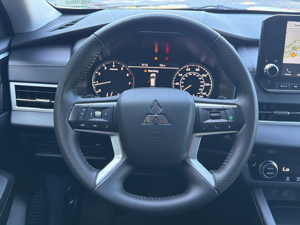 Used 2024 Mitsubishi Outlander SE AWD/4WD image 24