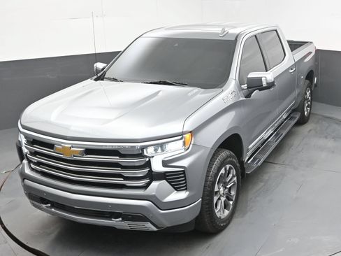 Used 2025 Chevrolet Silverado 1500 High Country AWD/4WD image 32
