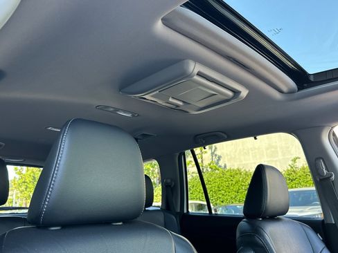 Used 2018 Honda Pilot Touring image 14