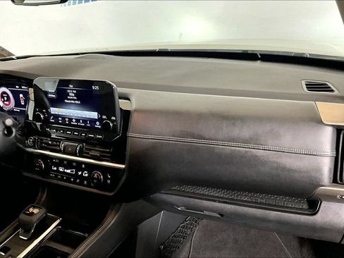 Used 2023 Nissan Pathfinder Platinum w/ Lighting Package (N93) FWD image 12