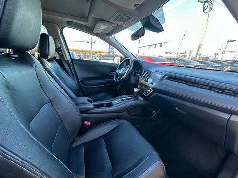 Used 2019 Honda HR-V Touring image 26