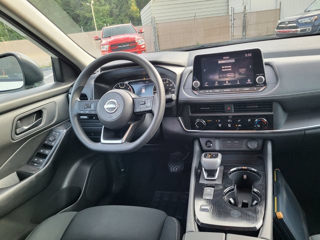 Used 2024 Nissan Rogue S FWD image 14