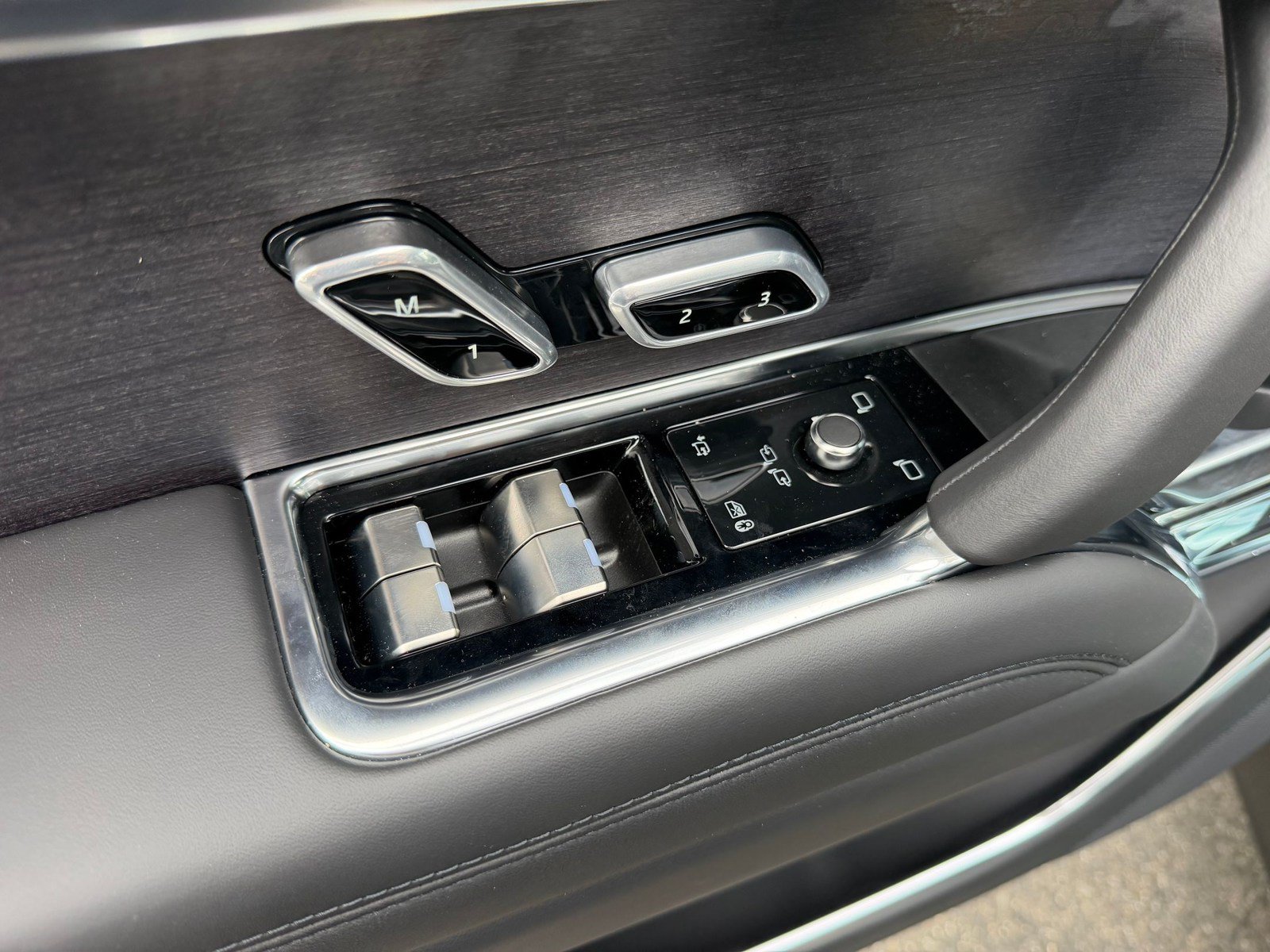 New 2026 Land Rover Range Rover SE AWD/4WD image 8