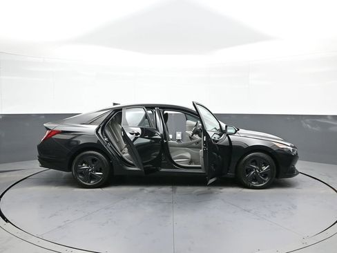 Certified 2023 Hyundai Elantra SEL w/ Cargo Package image 41