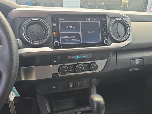 Used 2022 Toyota Tacoma SR5 RWD image 17