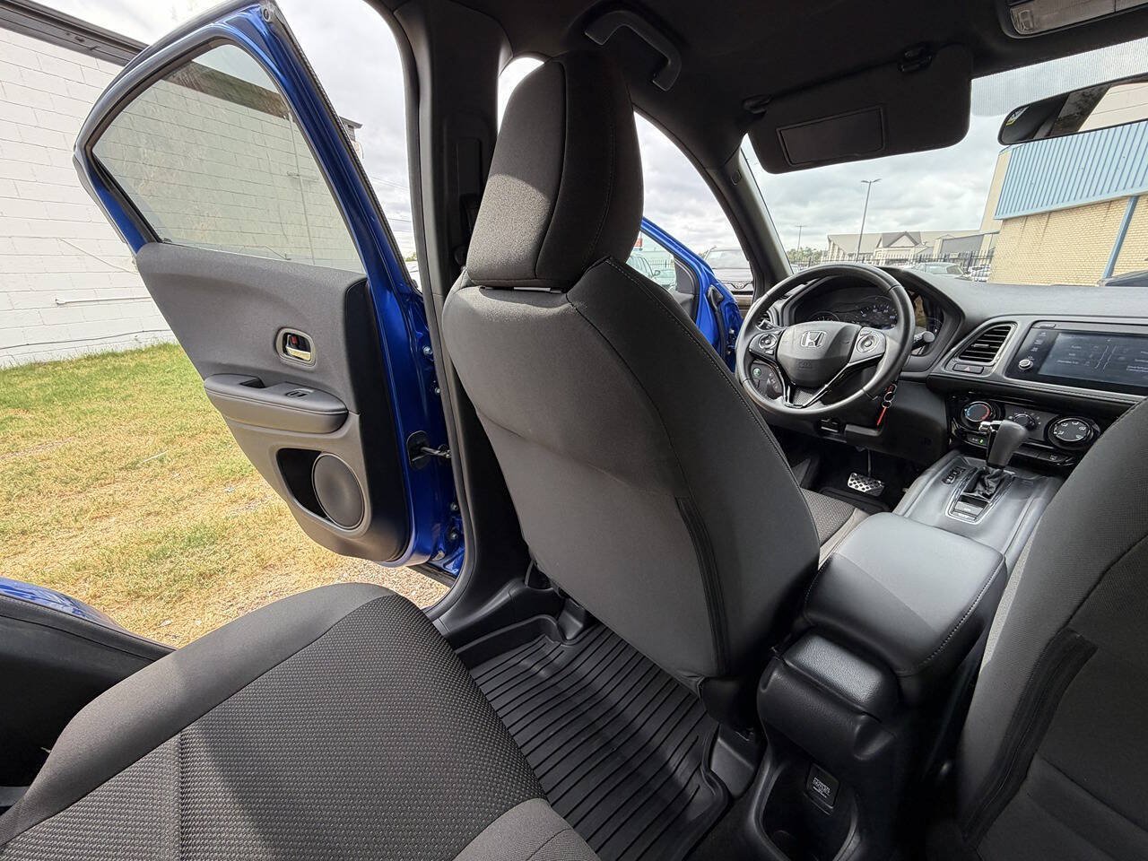 Used 2021 Honda HR-V Sport image 30