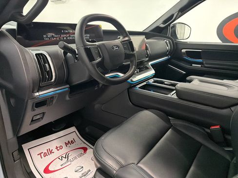 New 2027 Ford Expedition Platinum w/ Stealth Appearance Package RWD image 11