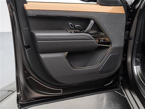 New 2026 Land Rover Range Rover Sport Autobiography image 23