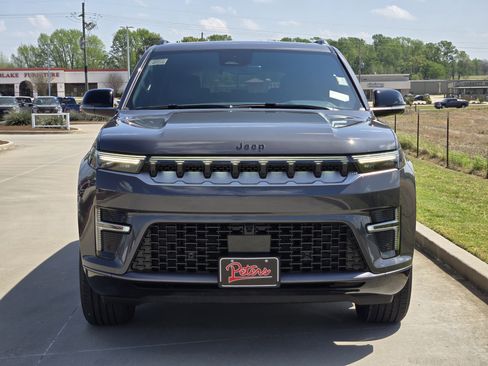 New 2026 Jeep Grand Wagoneer 4WD image 2