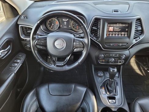 Used 2021 Jeep Cherokee Latitude Plus image 22