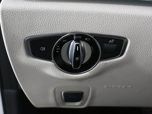 Used 2022 Mercedes-Benz E 350 Sedan image 9