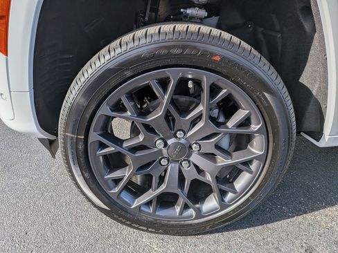 New 2026 Jeep Grand Cherokee Summit AWD/4WD image 10