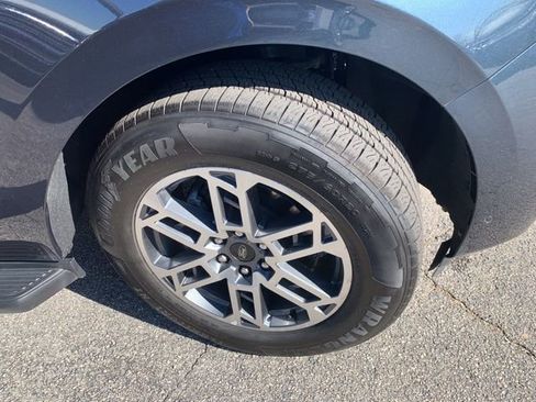 New 2025 Ford Expedition Active image 43