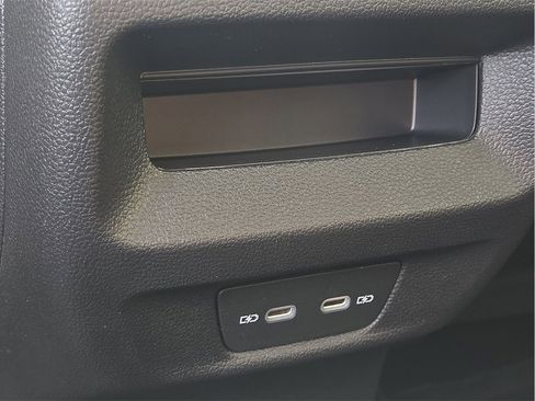 New 2026 Volkswagen Tiguan SE image 12