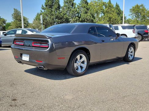 Used 2022 Dodge Challenger SXT RWD image 13