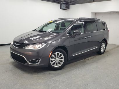 Used 2017 Chrysler Pacifica Touring-L