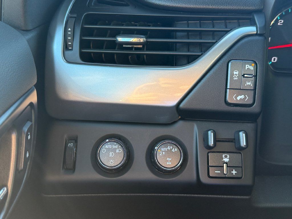 Used 2020 Chevrolet Tahoe LT AWD/4WD image 35