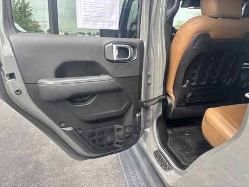 Used 2021 Jeep Gladiator Rubicon w/ LED Lighting Group AWD/4WD image 17