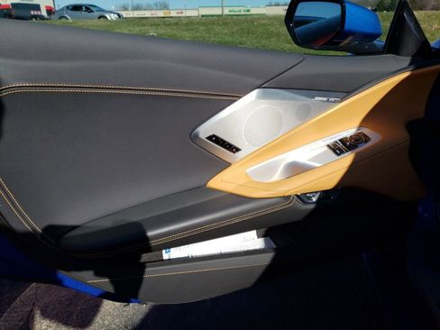 Used 2020 Chevrolet Corvette Stingray w/ 2LT Preferred Equipment Group image 11