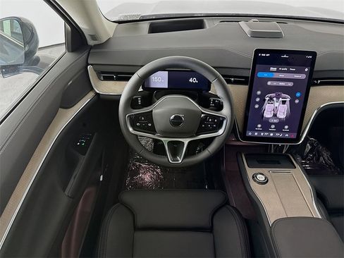 New 2025 Volvo EX90 Ultra image 23