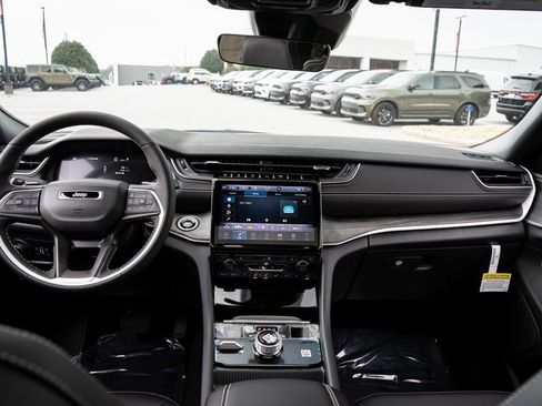 New 2025 Jeep Grand Cherokee L Limited AWD/4WD image 21