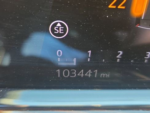 Used 2023 Cadillac Escalade ESV Luxury image 21