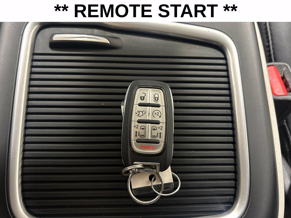 Used 2024 Chrysler Pacifica Limited FWD image 11