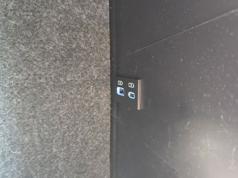 Used 2023 Toyota Tacoma SR5 w/ Technology Package image 33