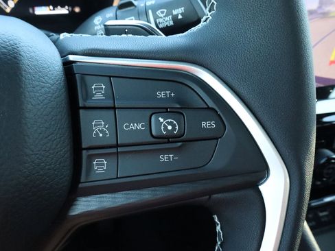 New 2025 Jeep Grand Cherokee Laredo X w/ Luxury Tech Group I image 31