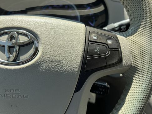 Used 2012 Toyota Sienna XLE FWD image 20