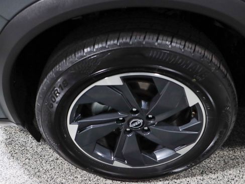 Used 2024 Nissan Rogue SV image 11