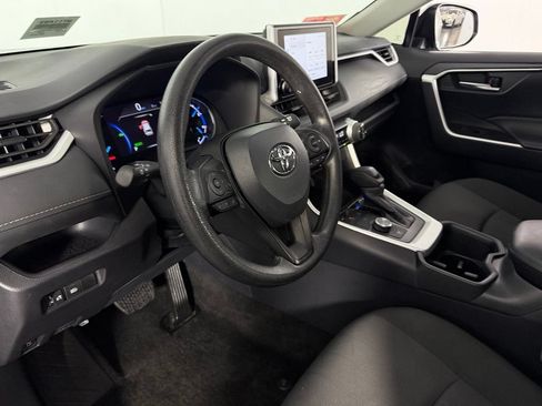 Used 2025 Toyota RAV4 XLE AWD/4WD image 20