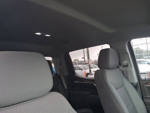 Used 2025 GMC Sierra 1500 Elevation image 13