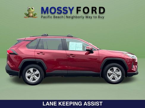Used 2025 Toyota RAV4 LE AWD/4WD image 4