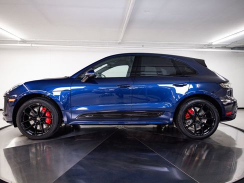 New 2026 Porsche Macan GTS image 2