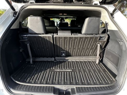 Used 2026 Toyota Highlander Limited AWD/4WD image 48