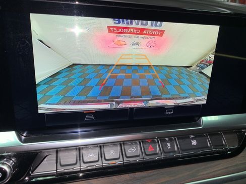 Used 2025 GMC Sierra 1500 SLT image 17