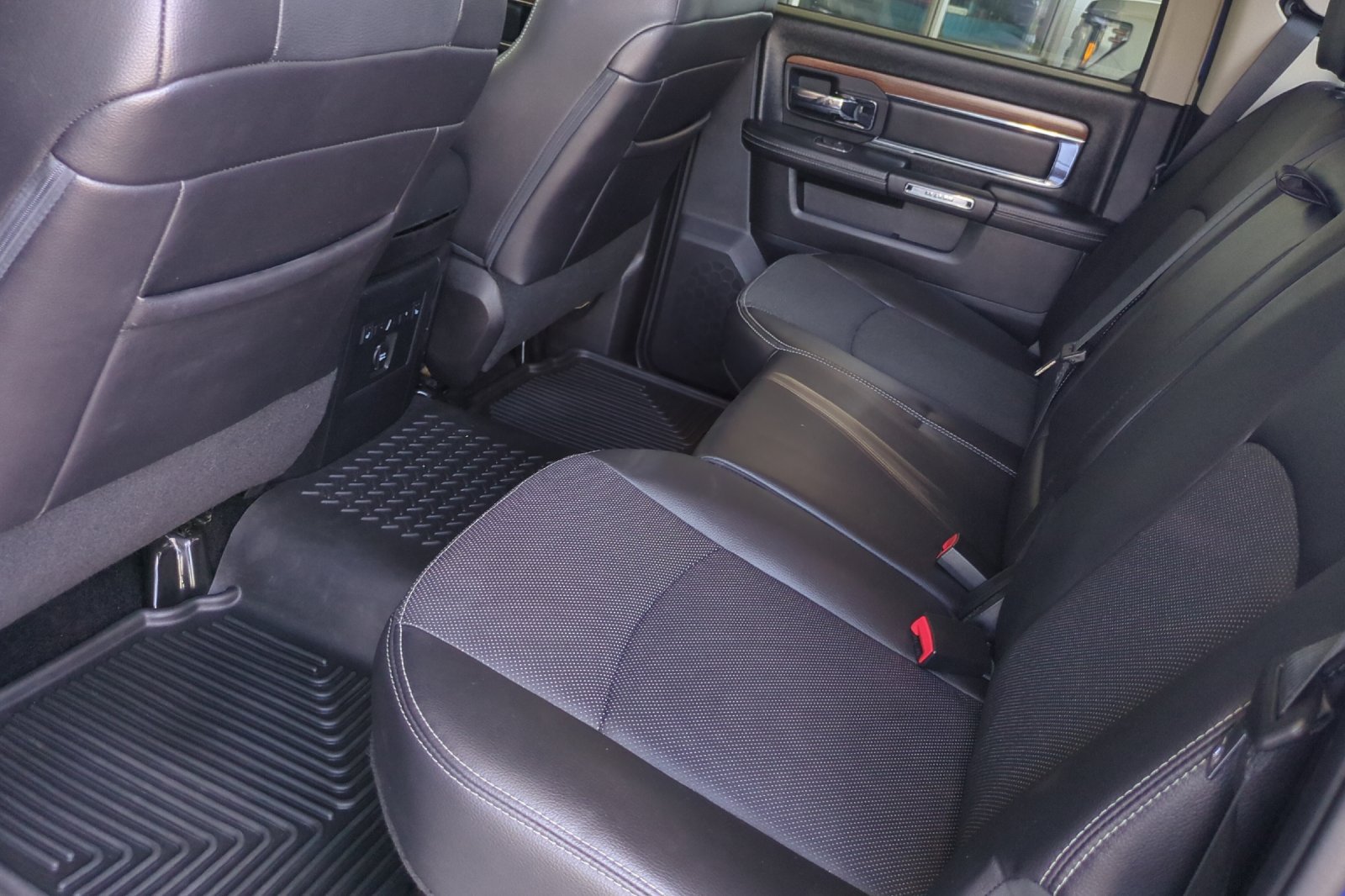 Used 2016 RAM 2500 Laramie w/ Protection Group AWD/4WD image 13