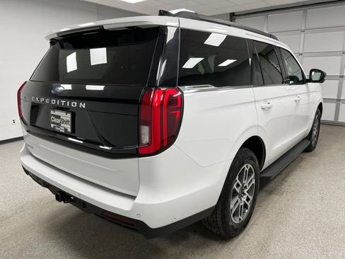 Used 2025 Ford Expedition Active AWD/4WD image 9