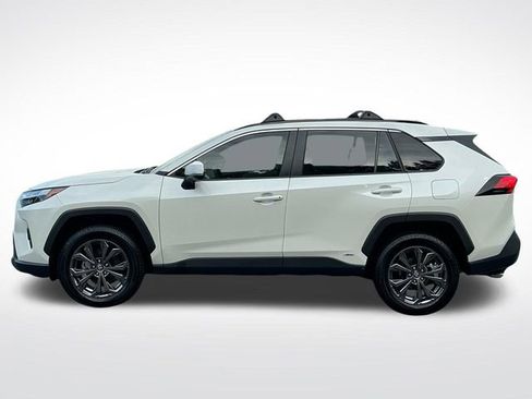 Used 2022 Toyota RAV4 XLE Premium AWD/4WD image 3