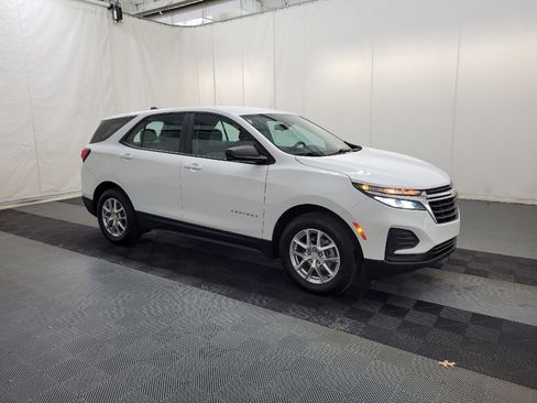 Used 2022 Chevrolet Equinox LS AWD/4WD image 11
