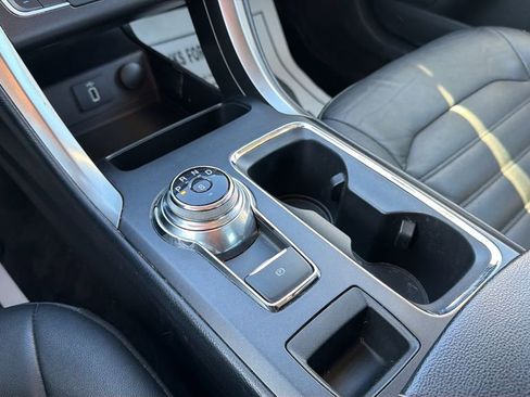 Used 2017 Ford Fusion SE w/ Fusion SE Technology Package image 38