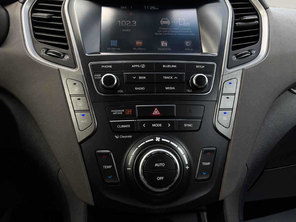 Used 2017 Hyundai Santa Fe SE FWD image 21