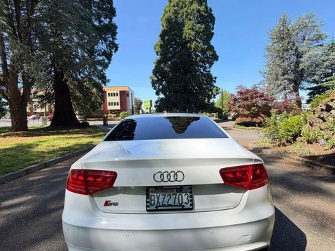 Used 2014 Audi S8 AWD/4WD image 6